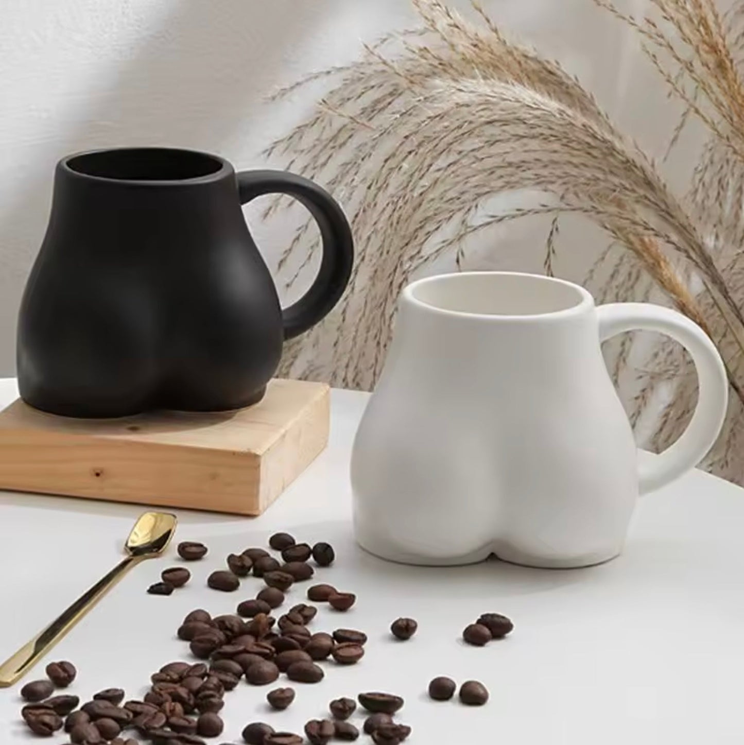 🍑 Funniest match with your Turtle Coaster | Ceramic Funny Butt Mug 350ml – Novelty Coffee & Tea Cup Gift