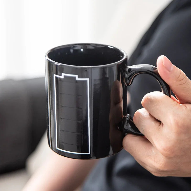 🔋 Heat-Activated Changing Color Mug – Battery Pattern Coffee Cup (330ml) for Couples, Milk Tea & Juice, Christmas Gift 🎁
